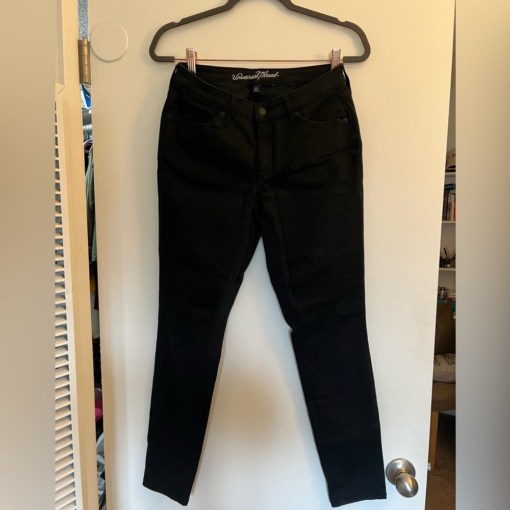 Black Universal Thread Curvy Skinny Jeans (Size 6/28)